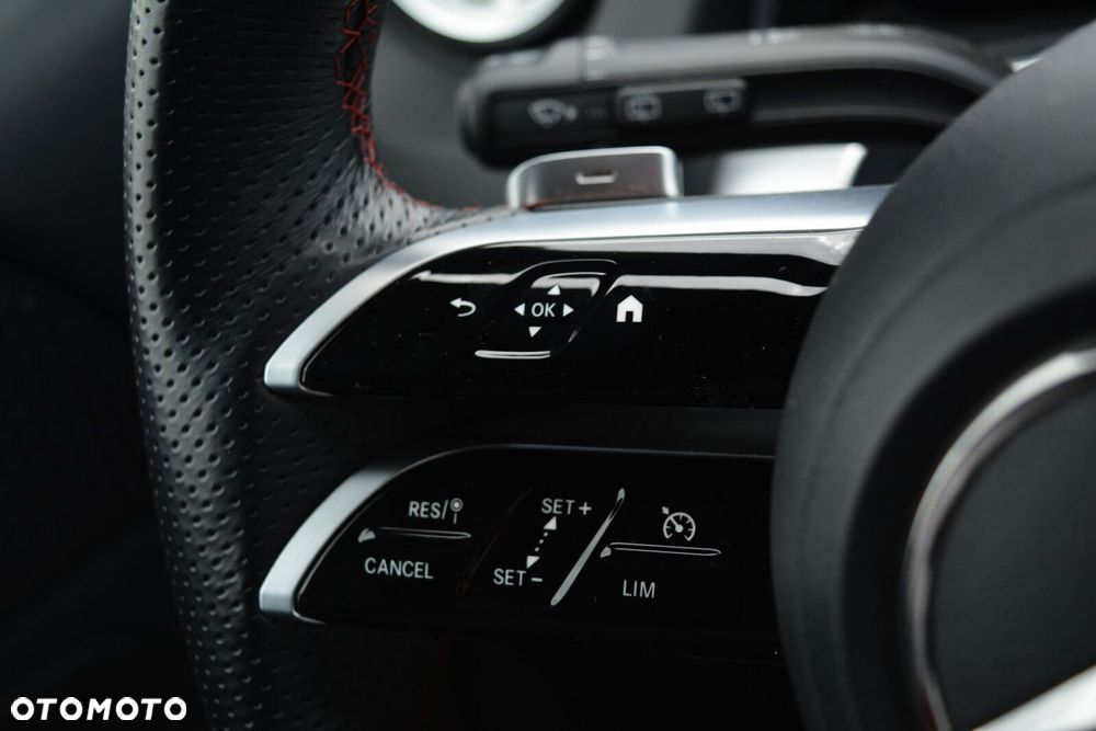 Mercedes-Benz GLB 200 d 4-Matic AMG Line 8G-DCT - 17