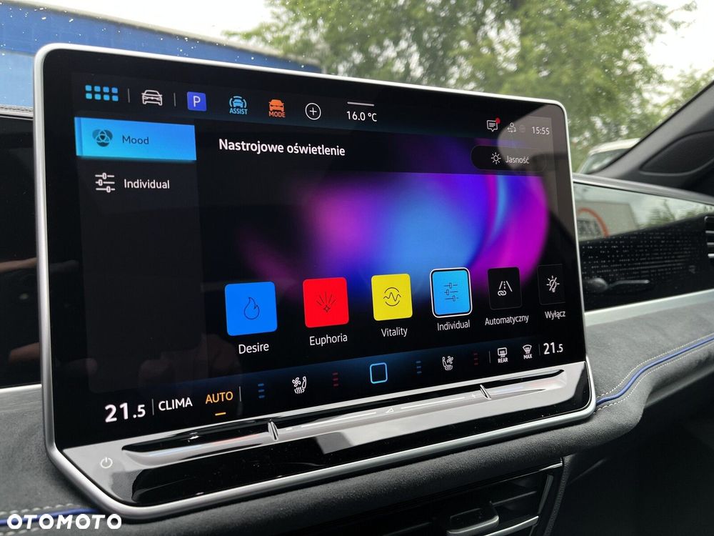 Volkswagen Passat Variant 2.0 TDI SCR R-Line Plus DSG - 24