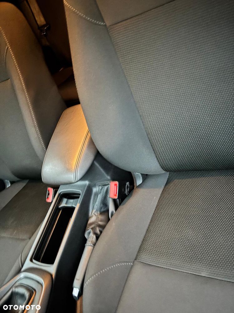 Ford Focus 1.0 EcoBoost Hybrid TITANIUM DESIGN - 2