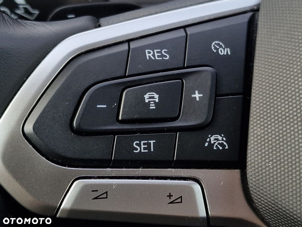 Volkswagen Passat - 25
