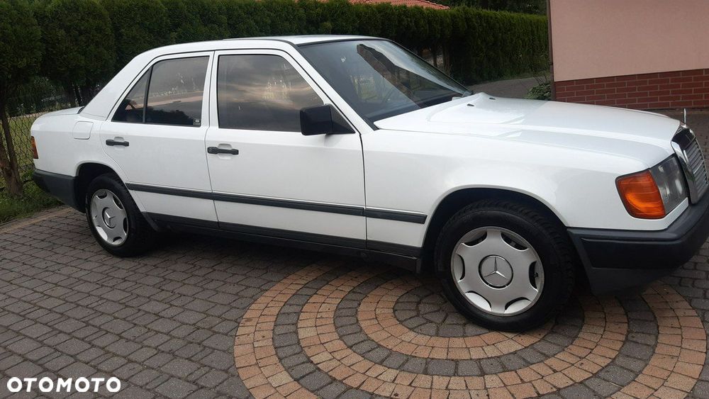 Mercedes-Benz W124 (1984-1993) - 23