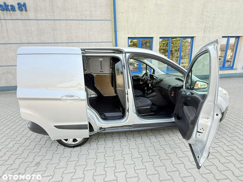 Ford Courier - 13