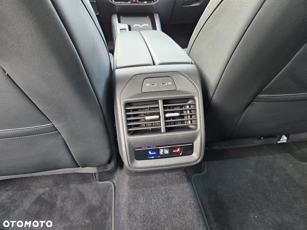 Volkswagen Passat - 16