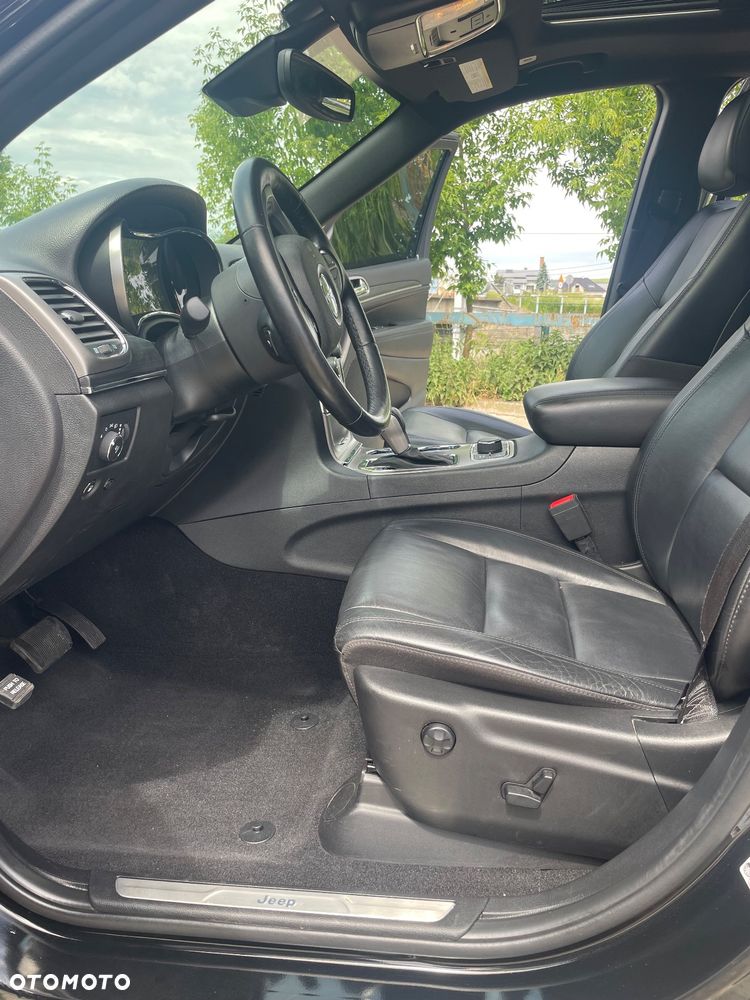 Jeep Grand Cherokee - 27