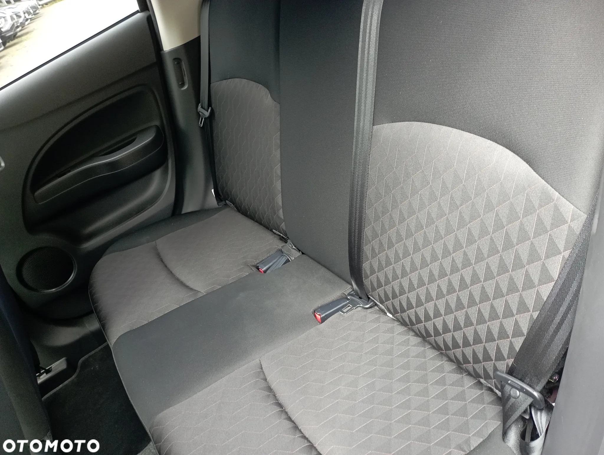 Mitsubishi Space Star 1.2 Intense SDA CVT - 6