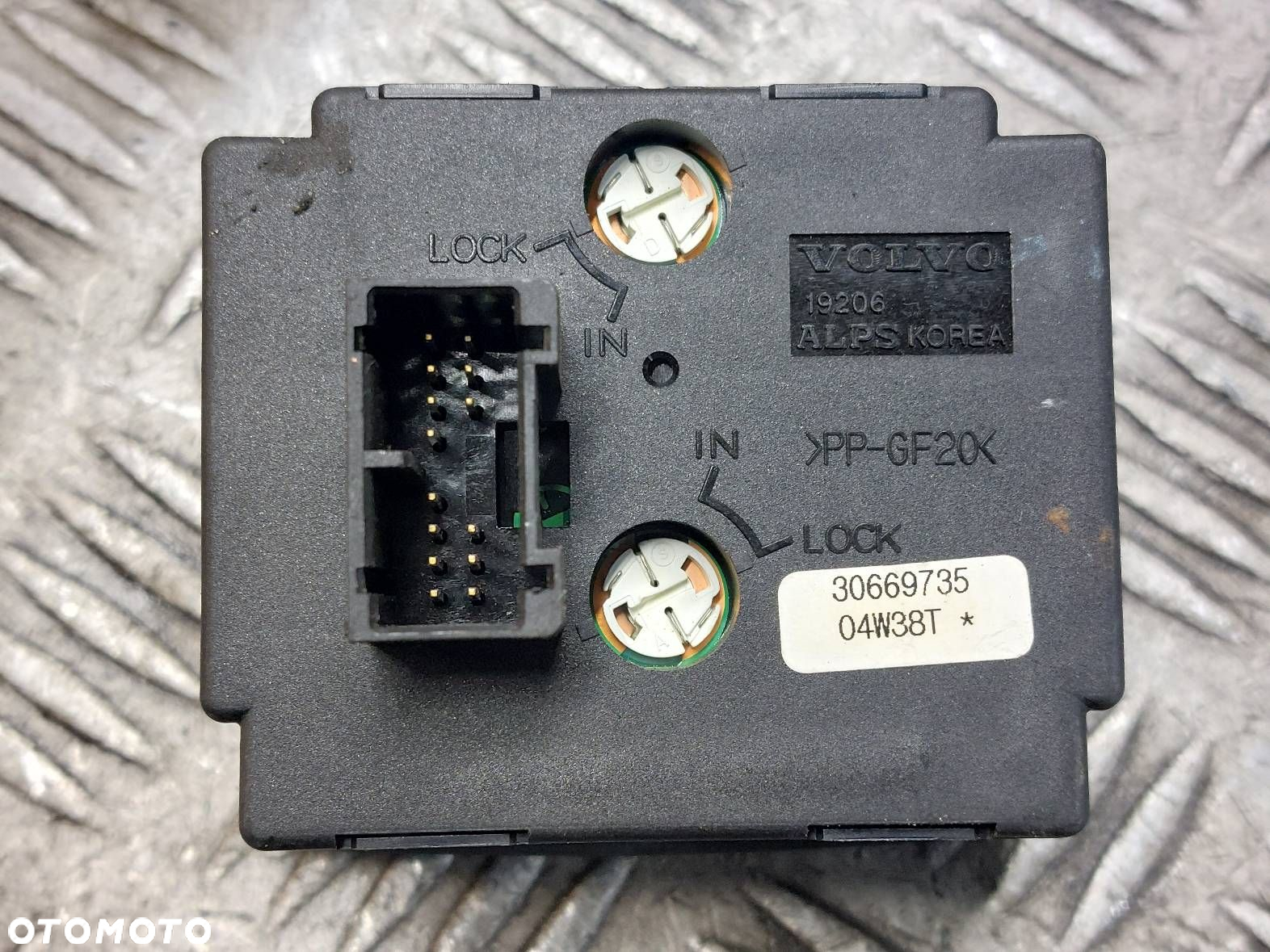 PRZEŁĄCZNIK ŚWIATEŁ  VOLVO V50 I S40 II 30669735 - 2