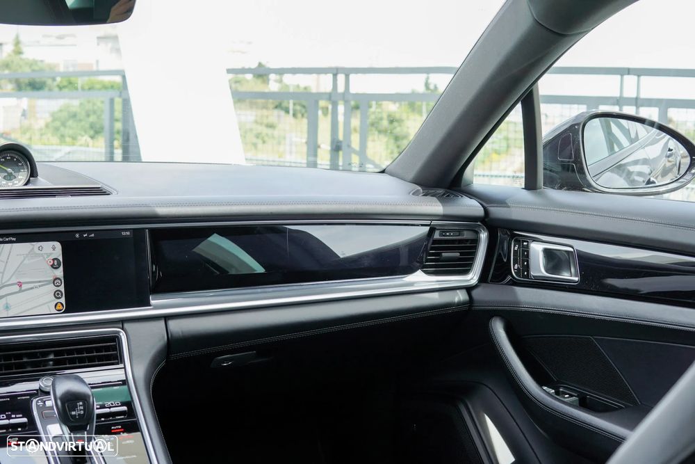 Porsche Panamera 4 E-Hybrid 10 Years Edition - 40