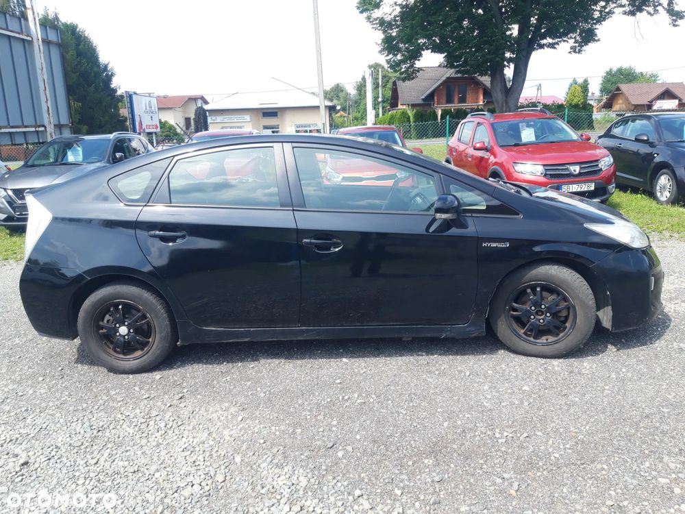 Toyota Prius (Hybrid) - 27