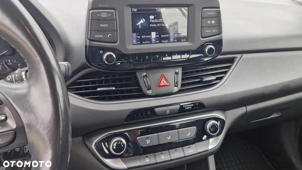 Hyundai i30 1.4 Classic + - 8