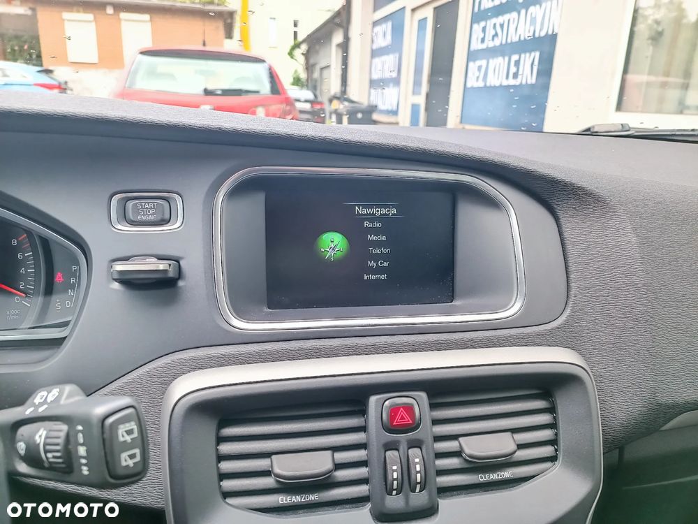 Volvo V40 T3 Geartronic Momentum - 25