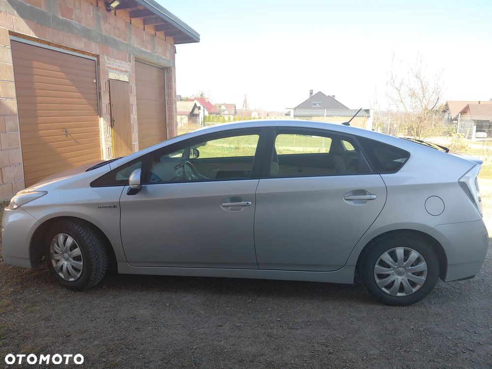 Toyota Prius 1.8 HSD Prestige - 23