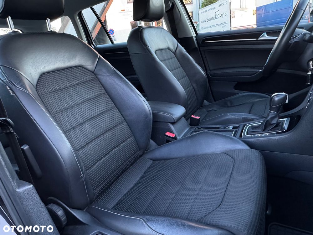 Volkswagen Golf 2.0 BlueTDI DSG Highline - 23