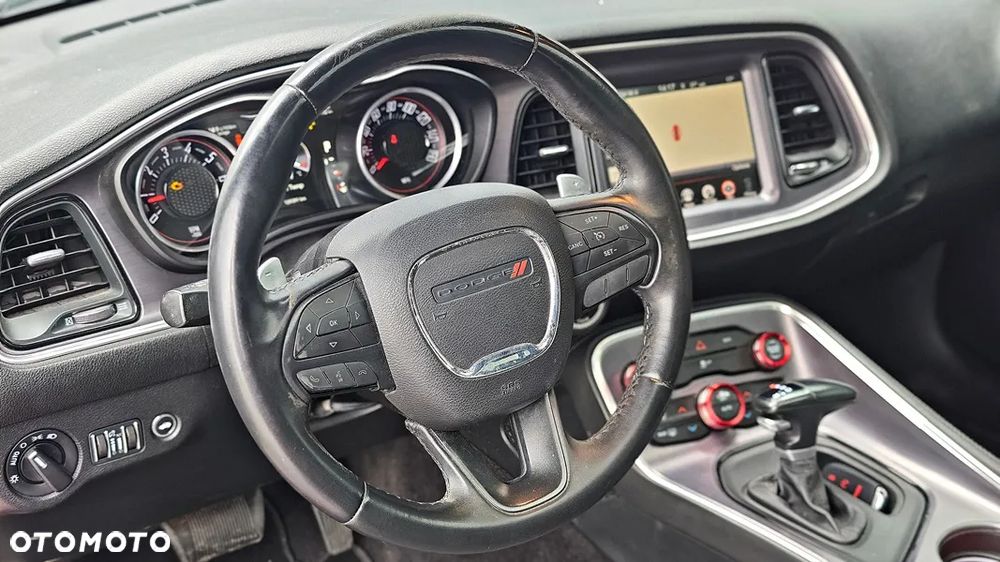 Dodge Challenger 3.6 SXT Plus - 38