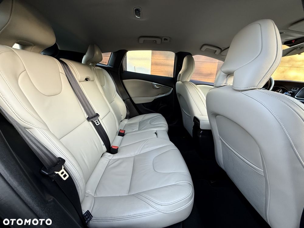 Volvo V40 T3 - 26