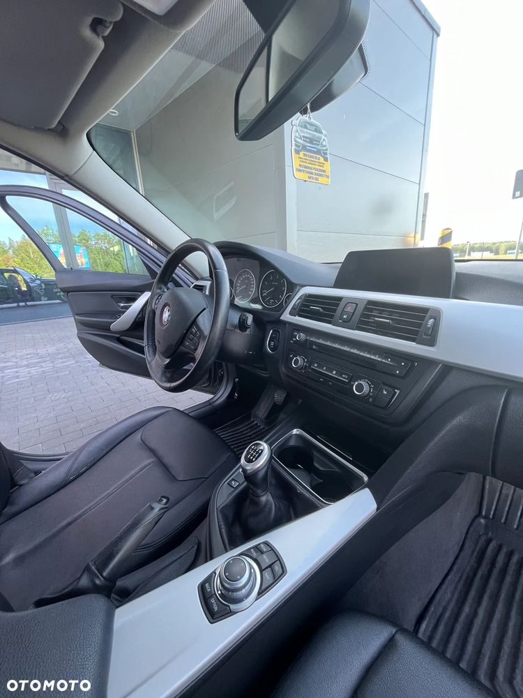 BMW Seria 3 318d - 12