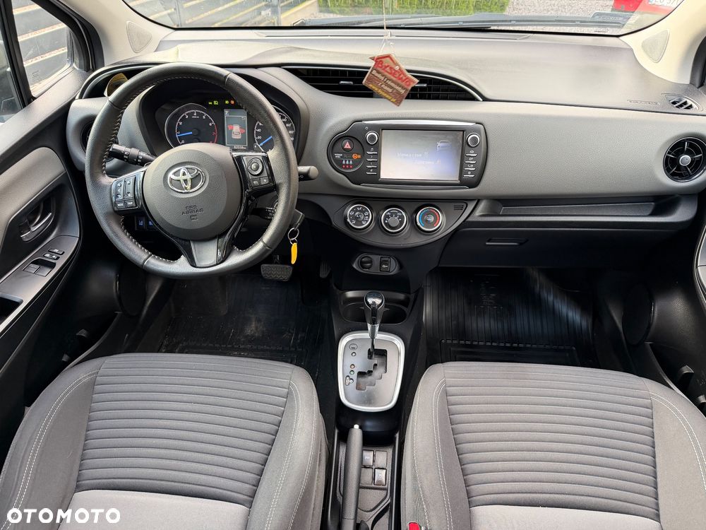 Toyota Yaris 1.5 Dynamic CVT - 11