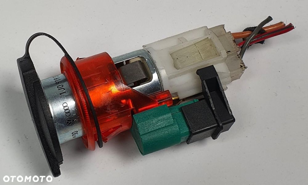 GNIAZDO ZAPALNICZKI 12V VW NEW BEETLE 1C 1J0919309 - 1