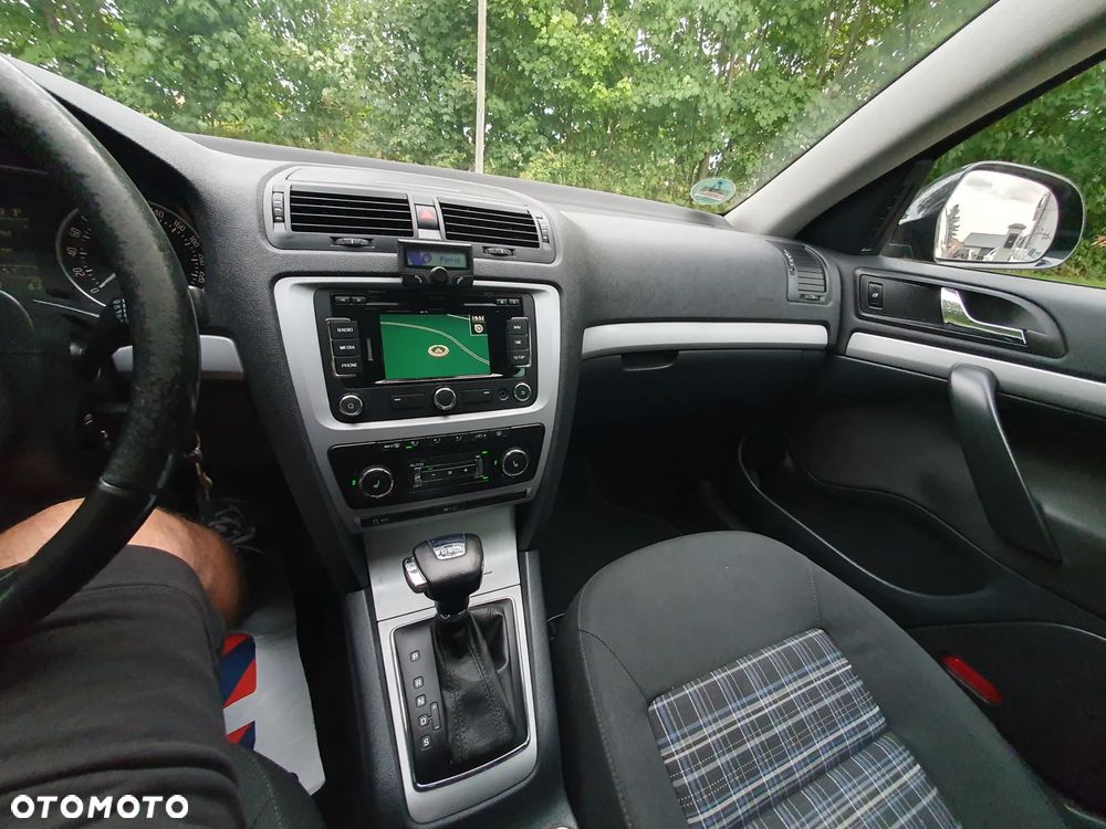 Skoda Octavia 2.0 TDI DPF DSG Elegance - 17