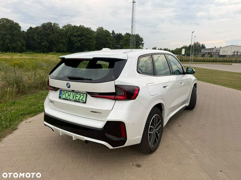 BMW iX1 eDrive20 66.5kWh M Sport - 5