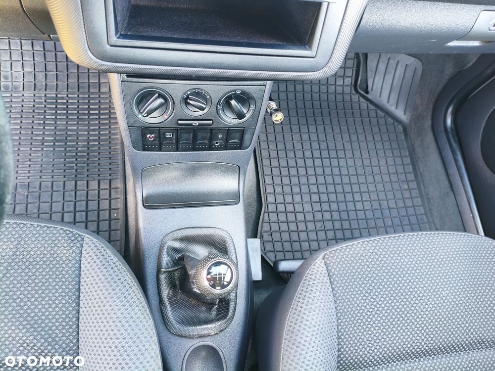 Volkswagen Polo - 14
