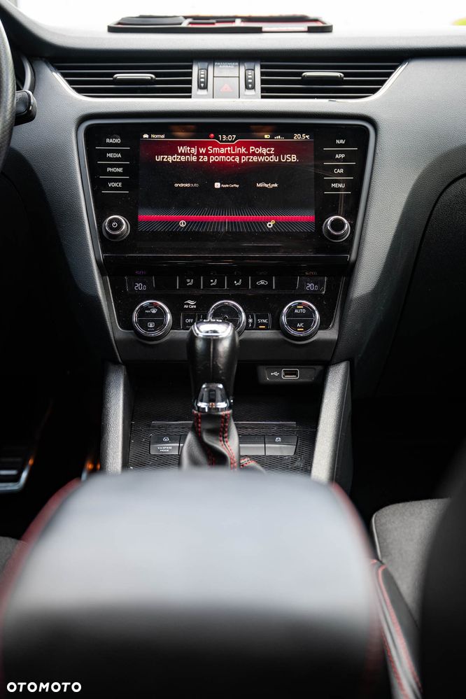 Skoda Octavia 2.0 TSI DSG RS - 11