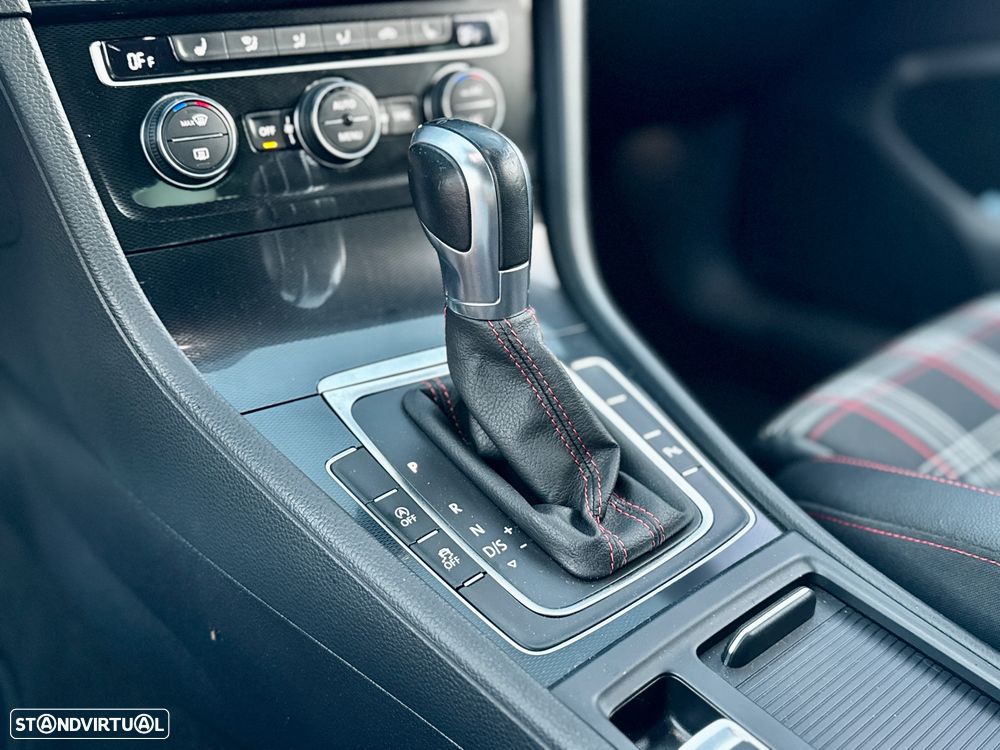 VW Golf GTI Performance BlueMotion DSG - 25