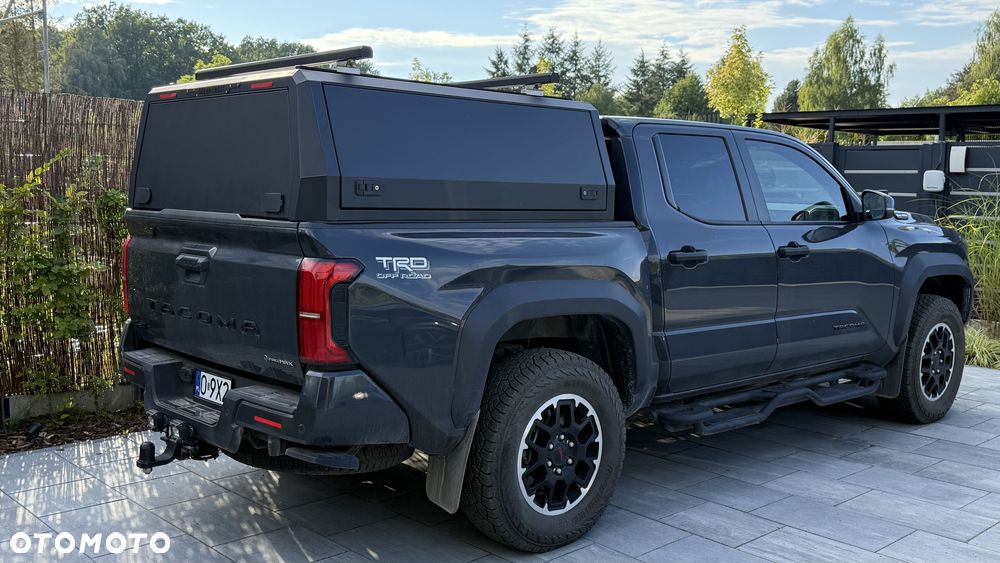 Toyota Tacoma - 16