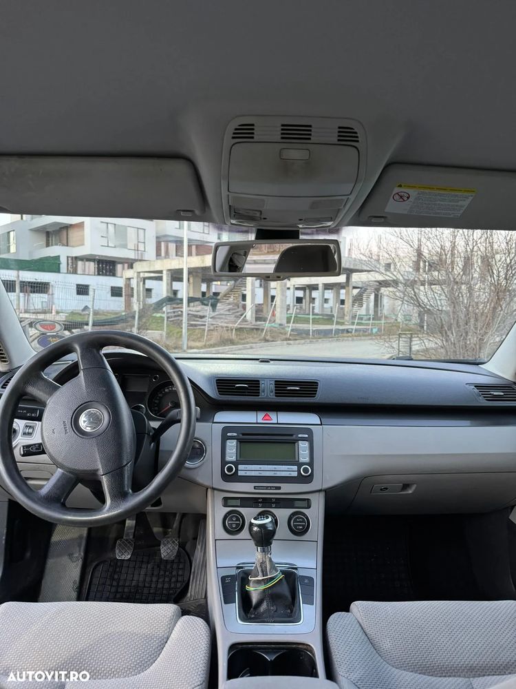 Volkswagen Passat 2.0 TDI Comfortline - 14