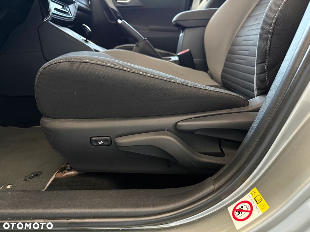 Toyota Auris Hybrid 135 Premium - 12