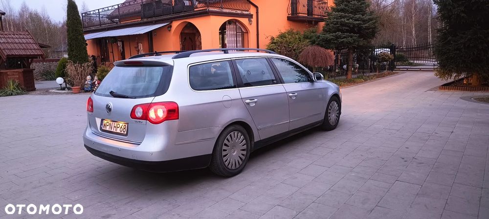 Volkswagen Passat - 4