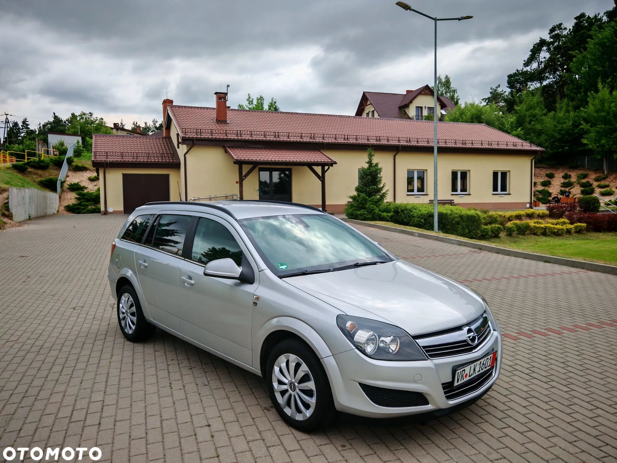 Opel Astra 1.7 CDTI Caravan DPF Edition 111 Jahre - 1