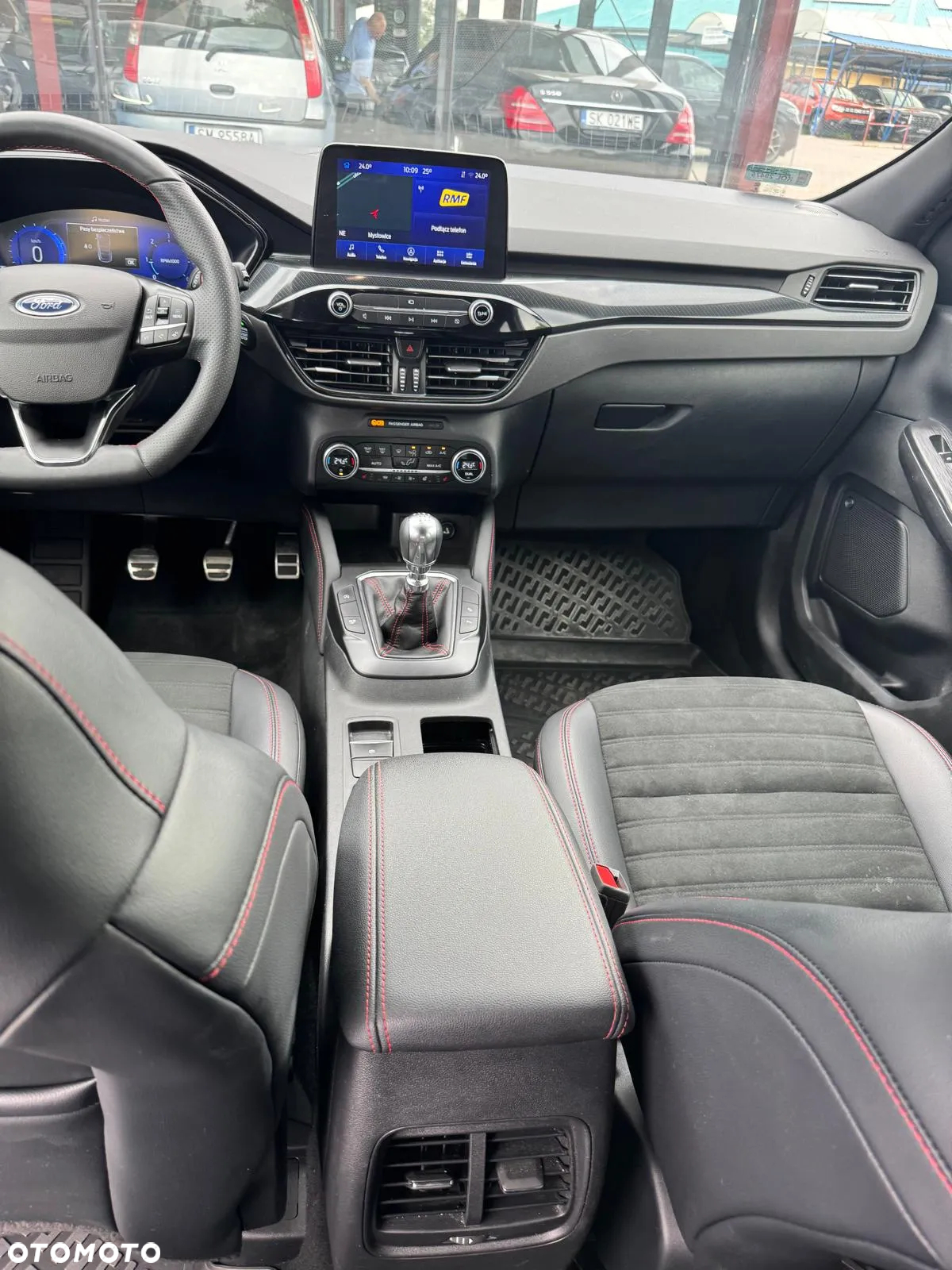 Ford Kuga 2.0 EcoBlue Hybrid ST-LINE - 24