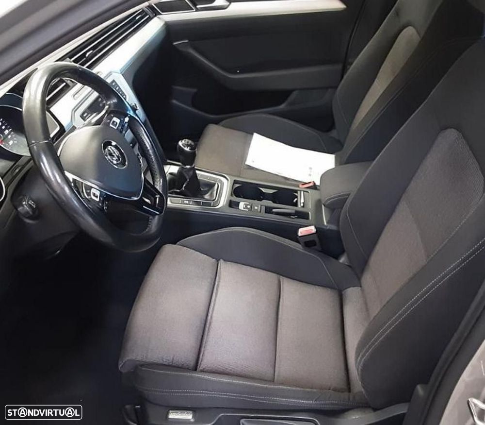 VW Passat Variant - 3