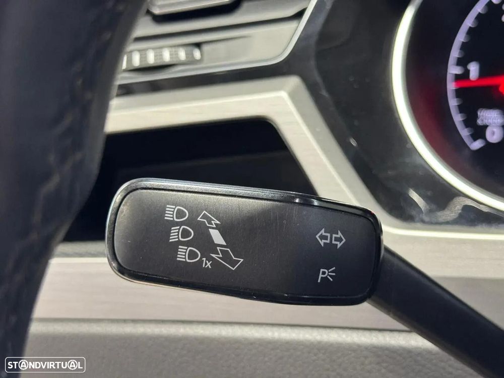 VW Touran 2.0 TDI Confortline - 8