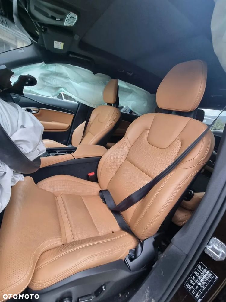 Volvo XC 90 - 7