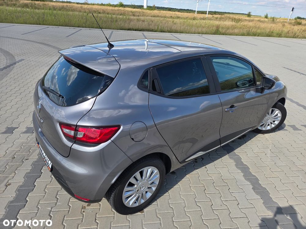 Renault Clio 1.2 16V 75 Business - 9