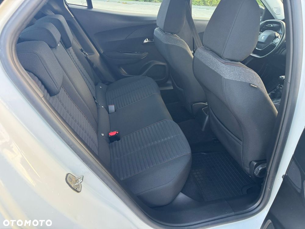 Peugeot 2008 1.5 BlueHDi Allure S&S - 30