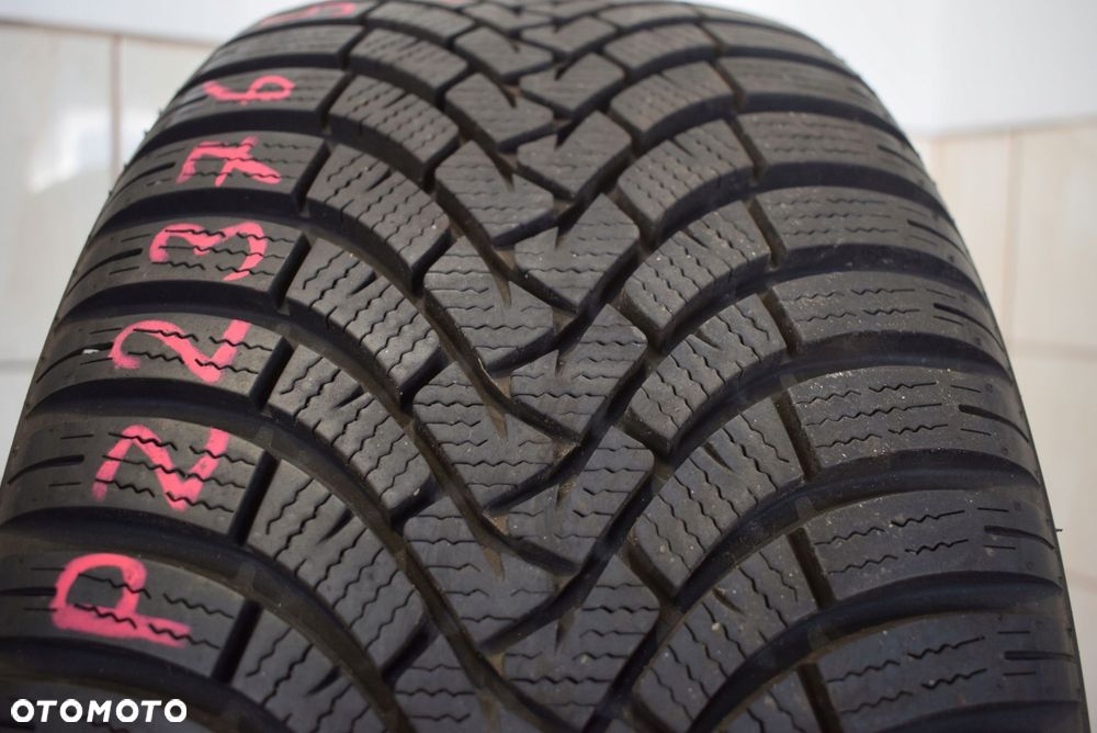 R18 235/50 Falken Eurowinter HS01 Wysyłka gratis!