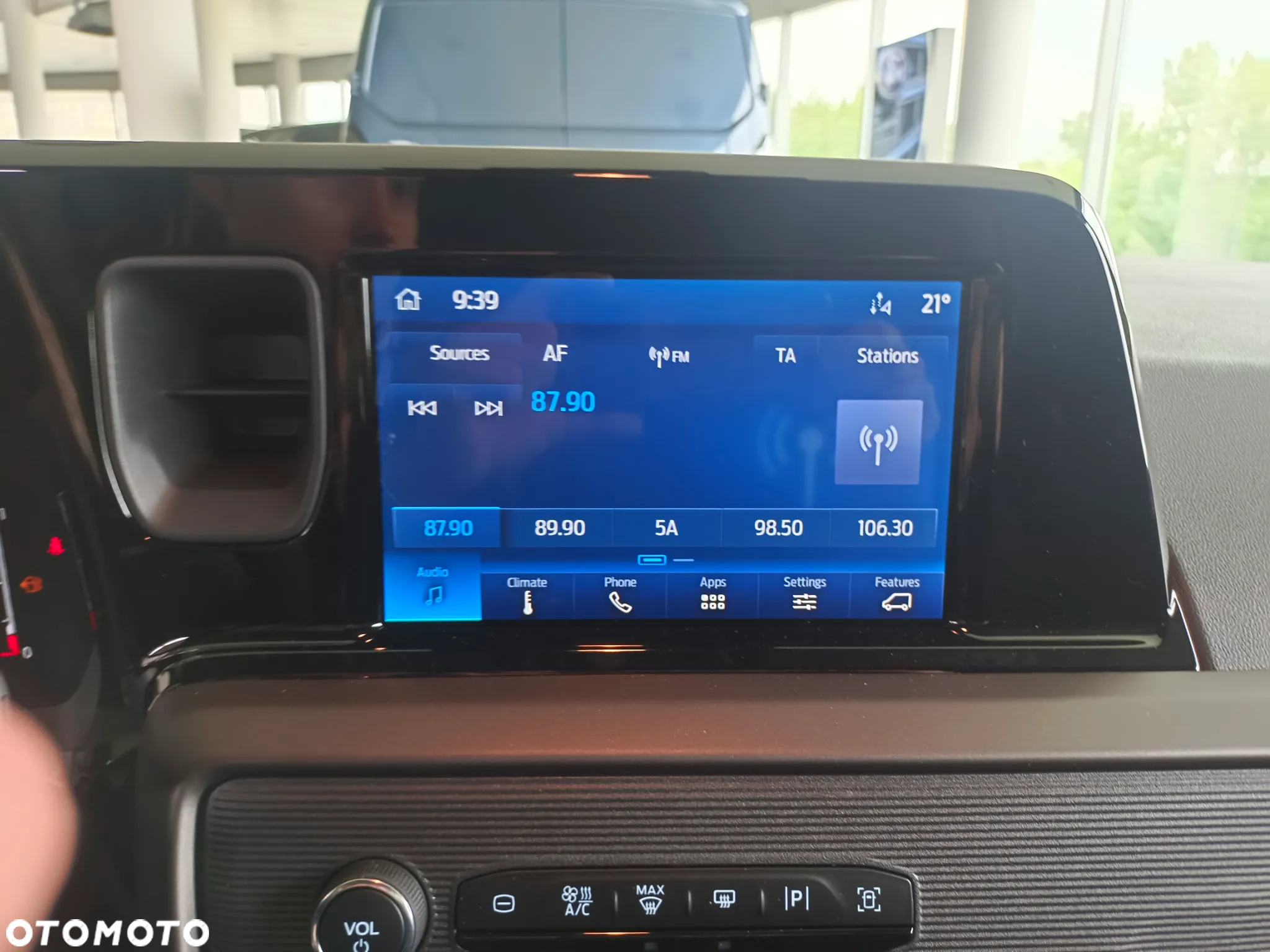 Ford Transit Courier - 14