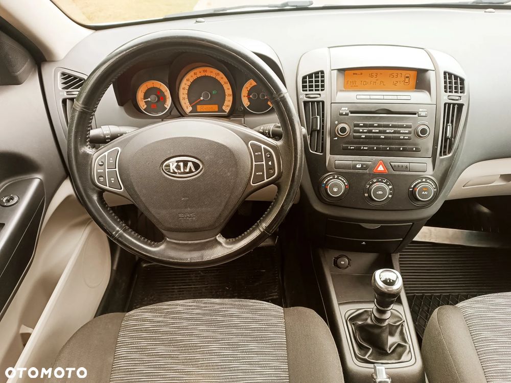 Kia Ceed 1.6 CVVT LX - 24