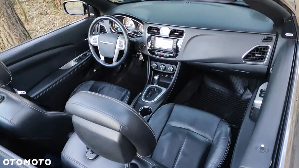 Chrysler 200 - 13
