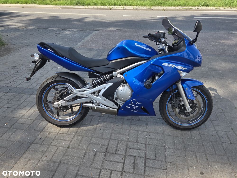 Kawasaki ER - 12