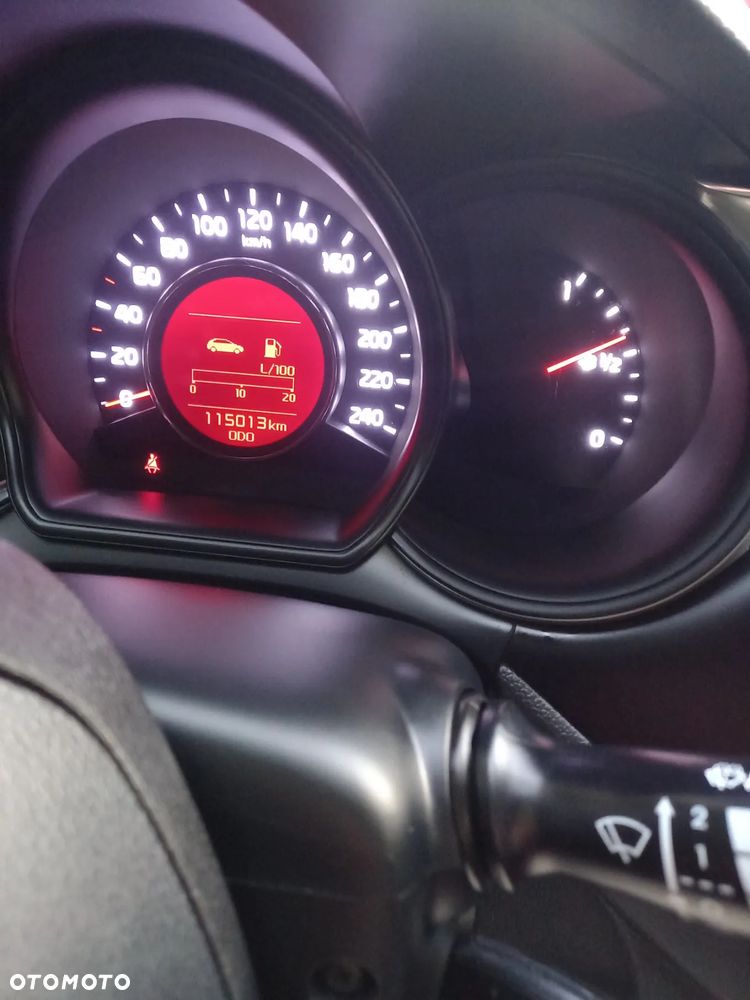 Kia Ceed - 14