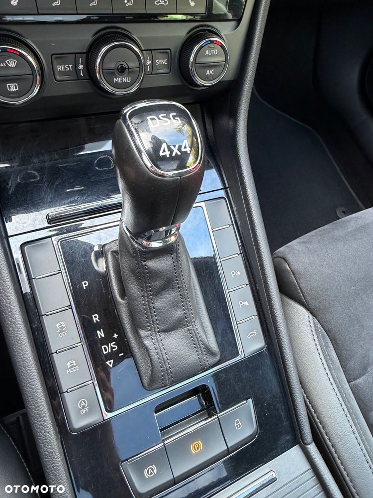 Skoda Superb 2.0 TDI 4x4 DSG Ambition - 24