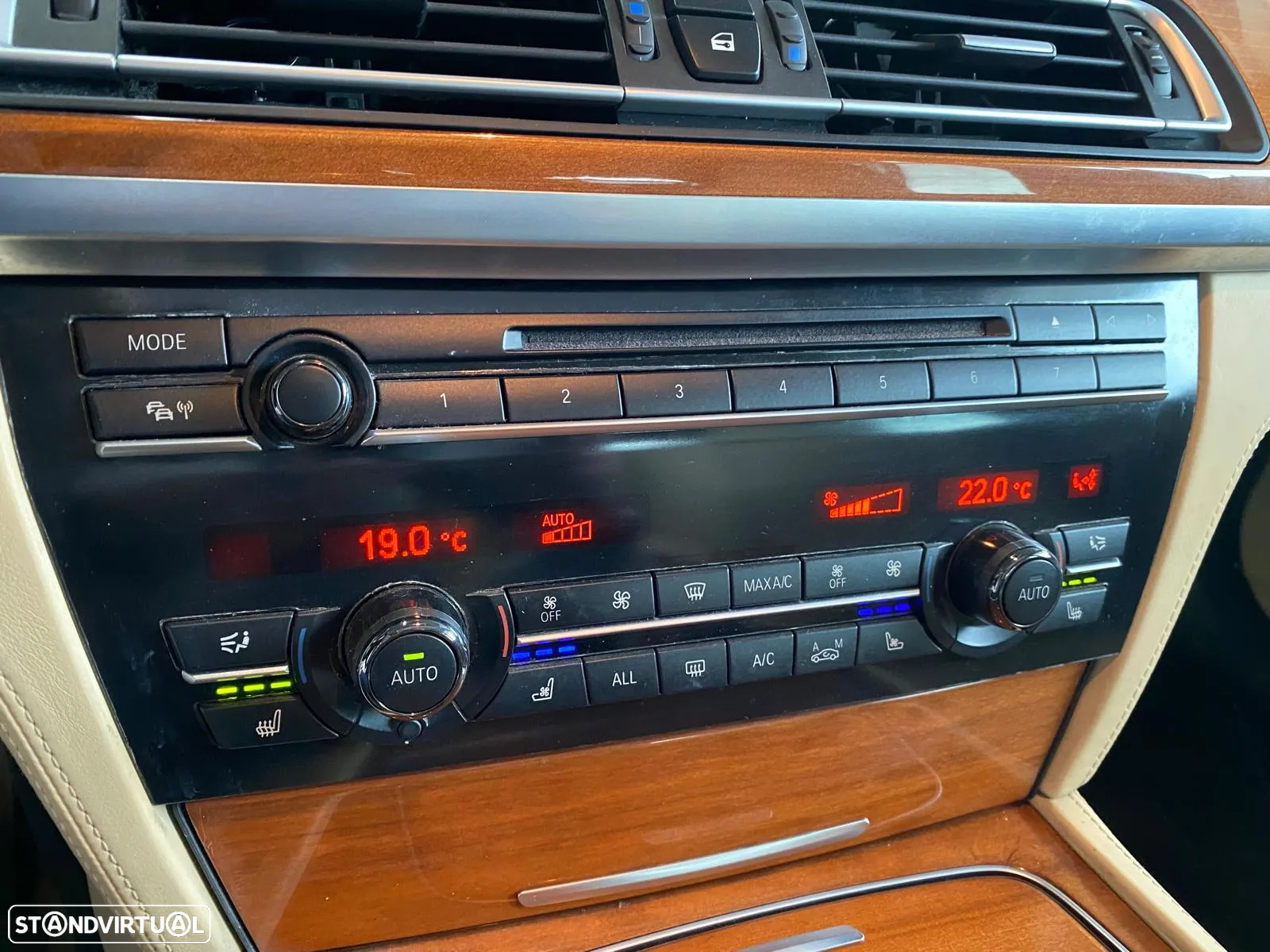 BMW 750 d xDrive - 14