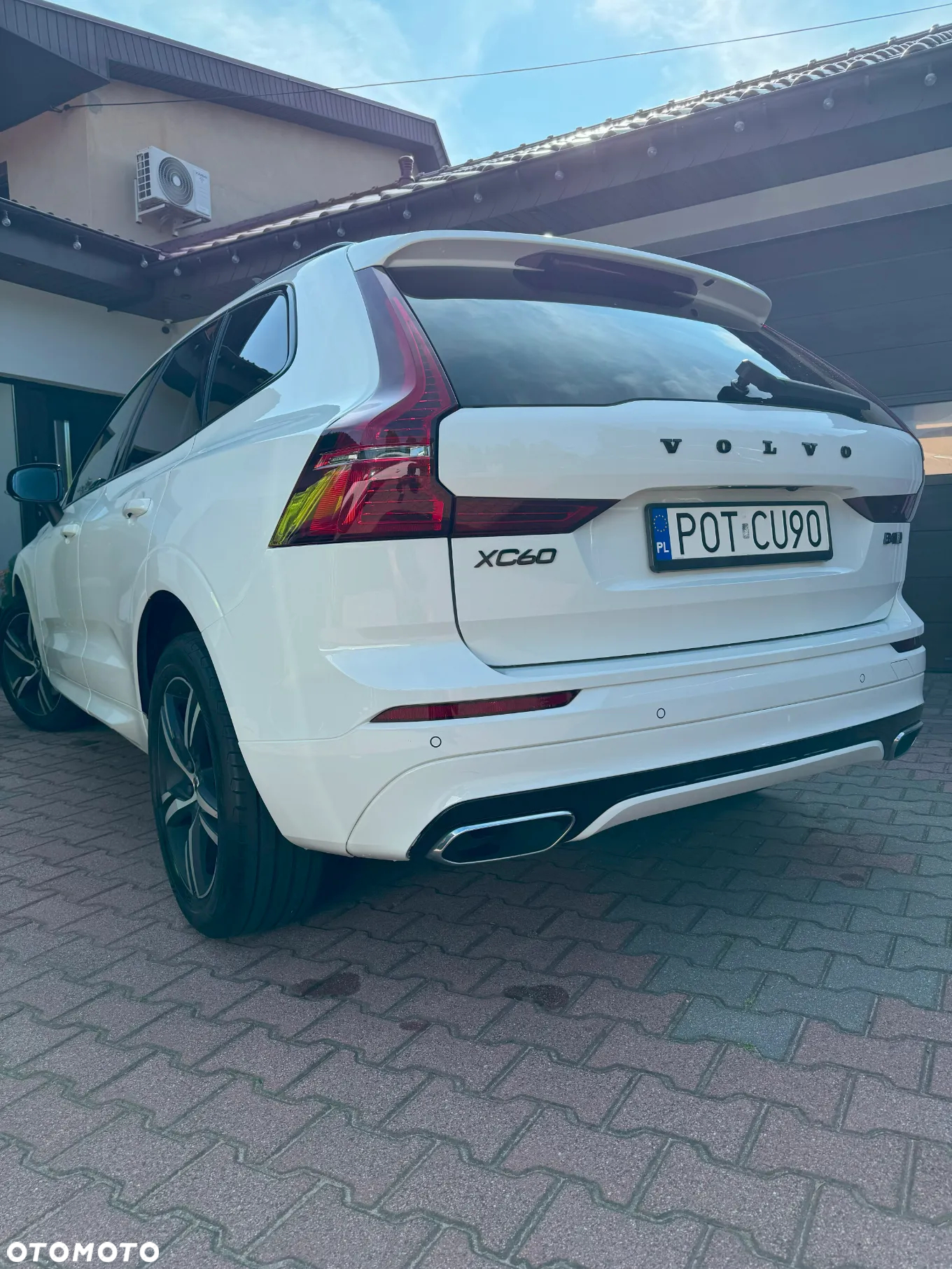 Volvo XC 60 B4 D AWD R-Design - 4