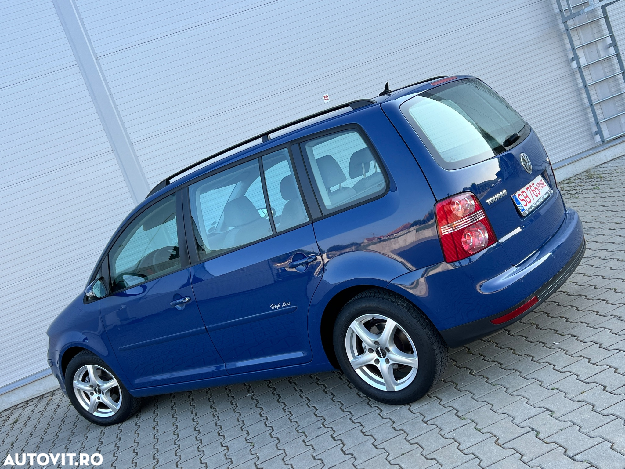 Volkswagen Touran 1.9 TDI DPF Blue Motion Trendline - 3