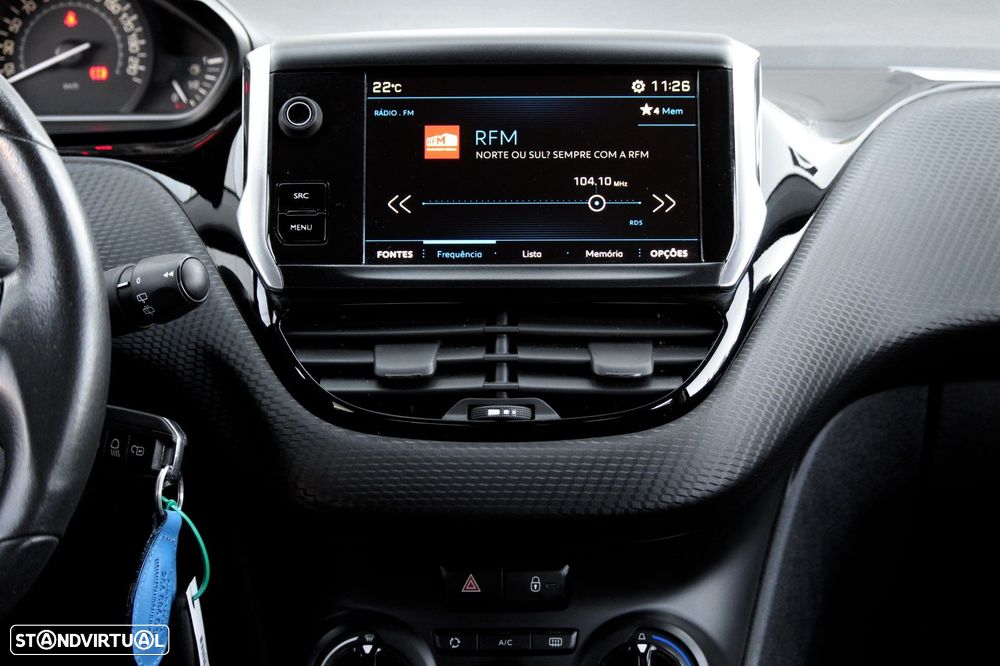 Peugeot 208 1.2 PureTech Style - 24
