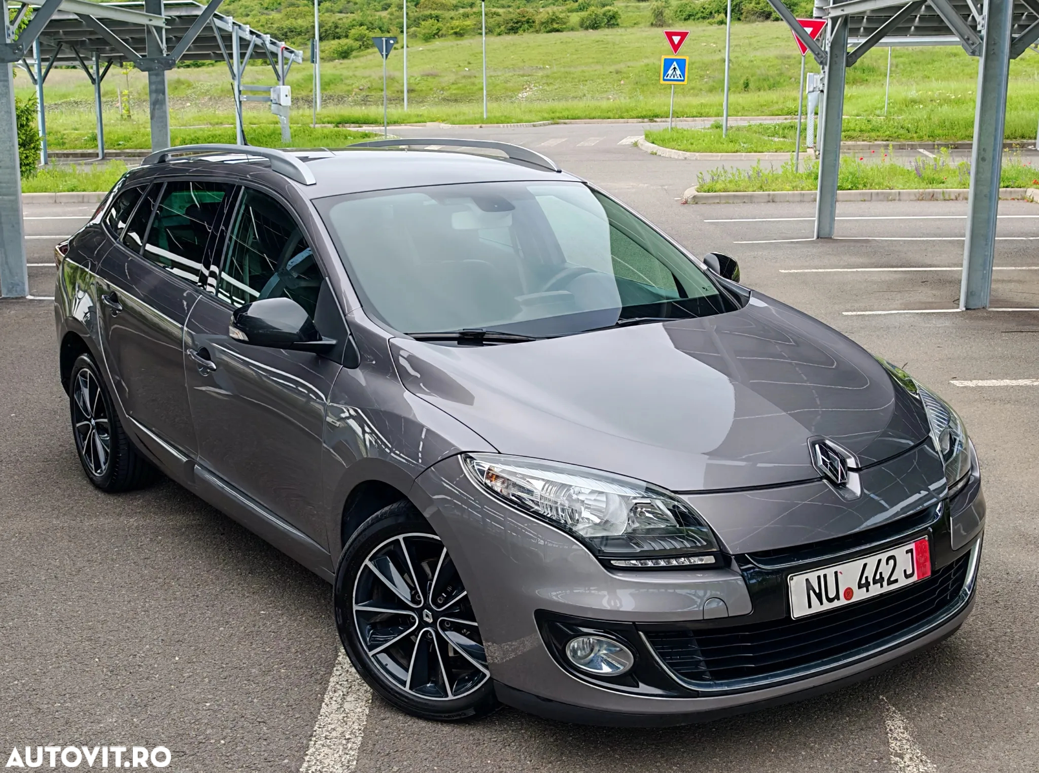 Renault Megane ENERGY dCi 130 BOSE EDITION - 8