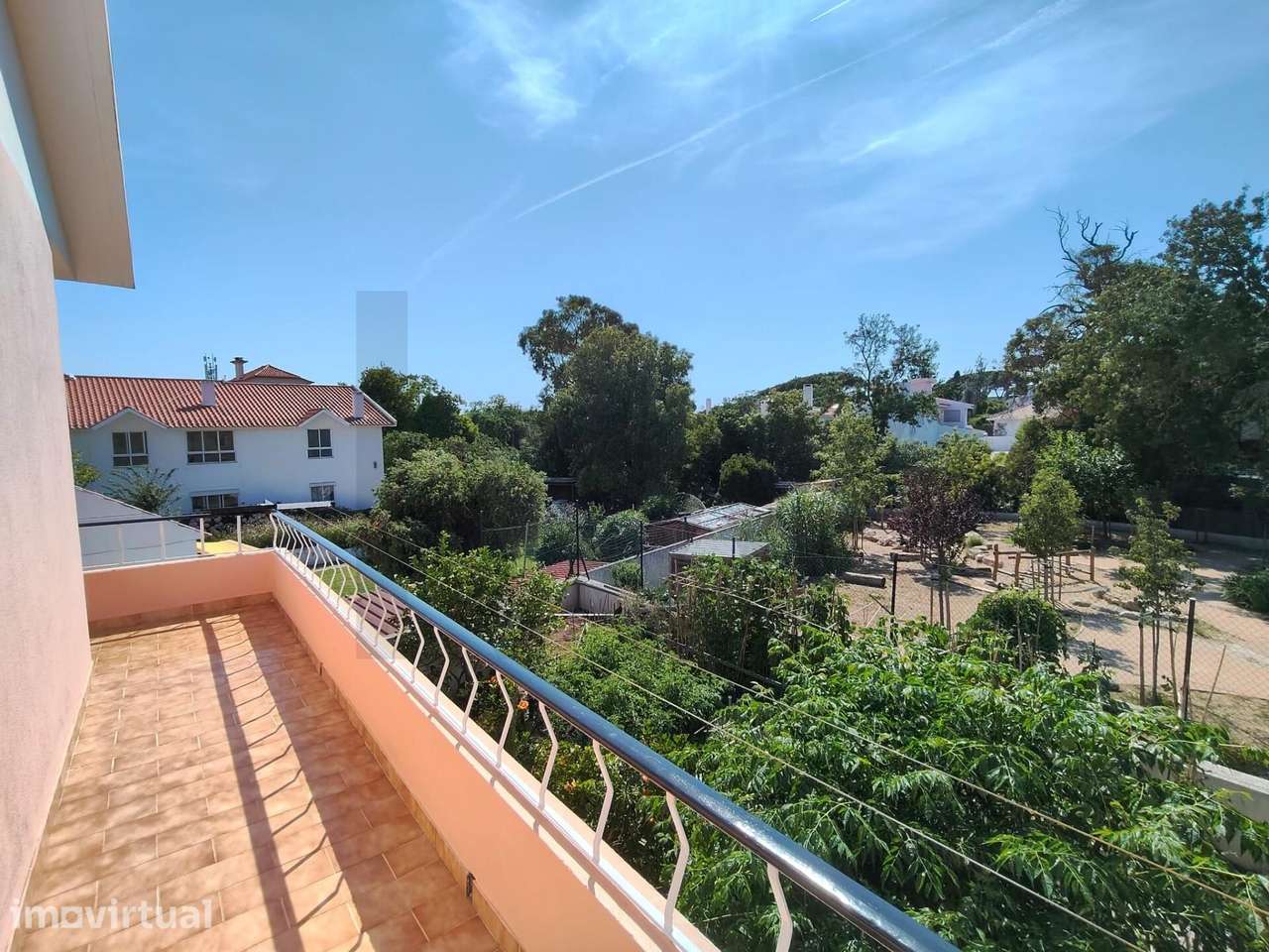 Apartamento T3 na Rua Bento Carqueja no Estoril - Grande imagem: 3/17